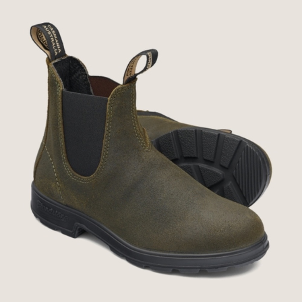 Blundstone Olive green boots.